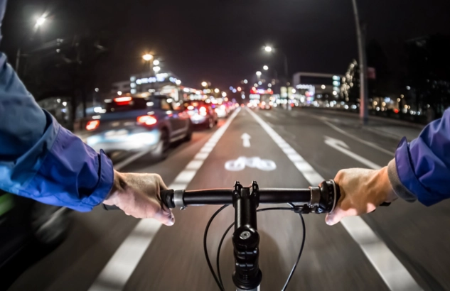 Visibilite et securite S equiper pour le velo de nuit Intersport