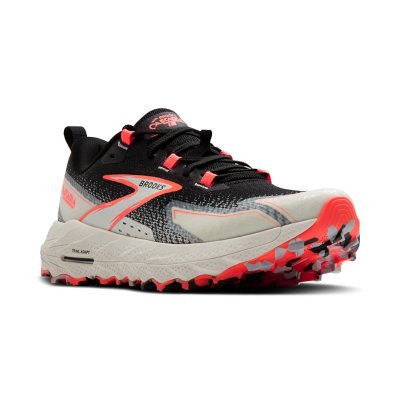 chaussures de trail femme cascadia 18