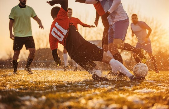 3 conseils aux footballeurs en hiver soyez d attaque Intersport