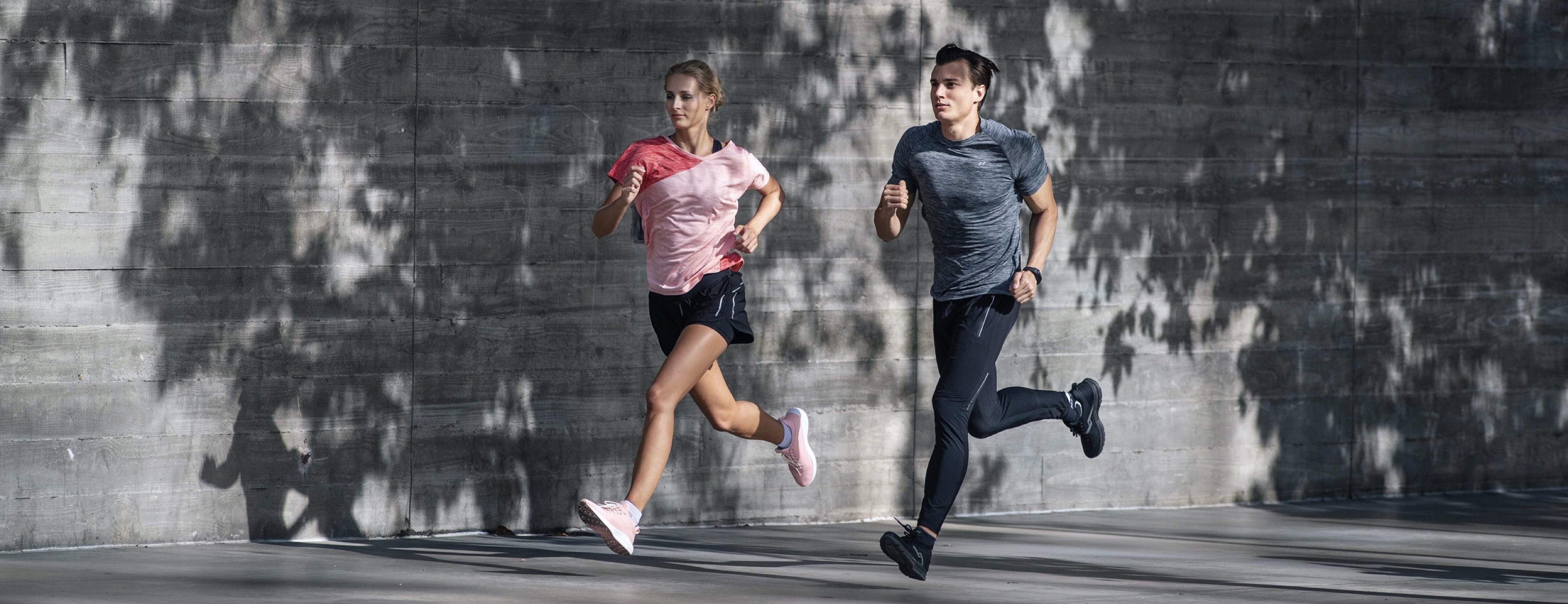 Chaussures, équipement, blessures : le football féminin, entravé par des  technologies faites pour les hommes