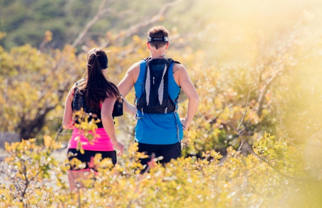 Qu’est-ce que le fast hiking ou la randonnée rapide ? | INTERSPORT