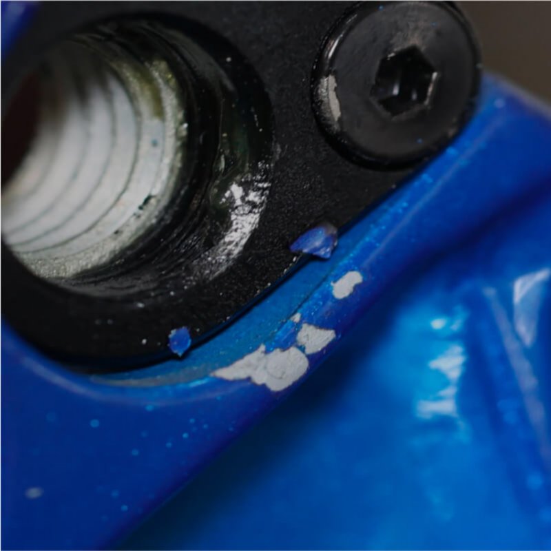 Finitions peinture avec légères imperfections :
