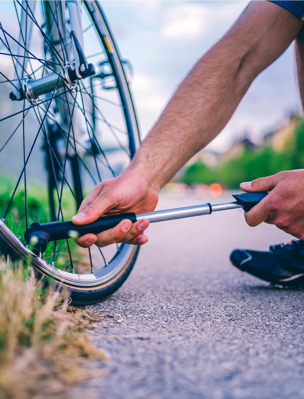 Gonfler un pneu de vélo –