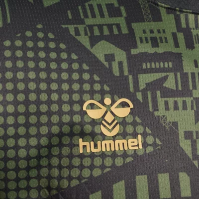 Hummel Maillot AS Saint-Étienne 2024/2025 – Noir – Respirant – Col Rond – 100% Polyester – Unisexe