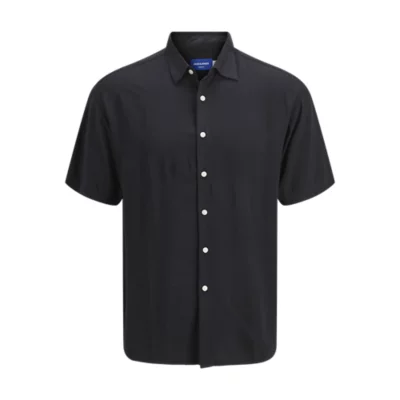 De trois quarts avant