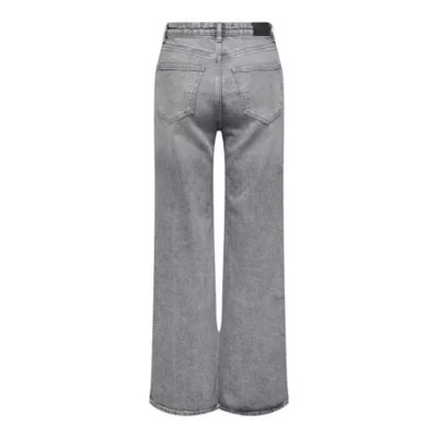 De trois quarts arrière