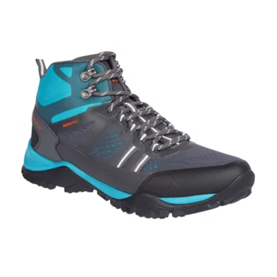 De trois quarts avant