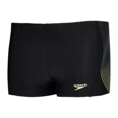 homme en string rose