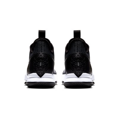 chaussures de marche nike homme