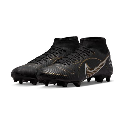 chaussure de foot vissé et moulé