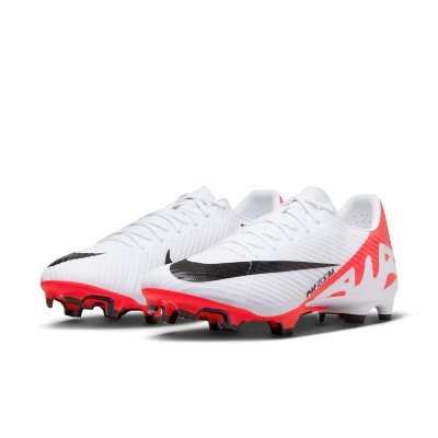 Les Nouveaux Crampons De Football Vapor De Nike Sont Conçus Pour