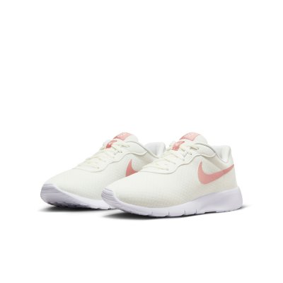 Nike tanjun go sport new arrivals