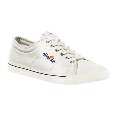 lacoste chaussure taille grand ou petit