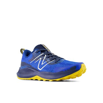 Chaussure trail 2025 new balance intersport