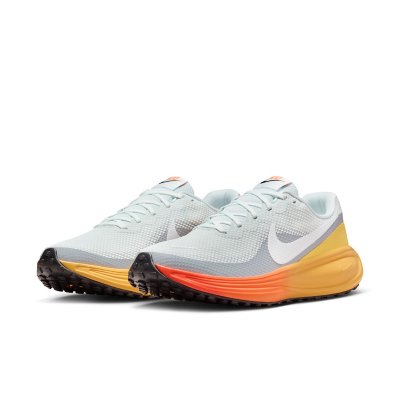 Nike Revolution 8