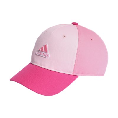 Fille avec shop casquette adidas