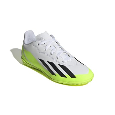 Chaussure de foot store en salle