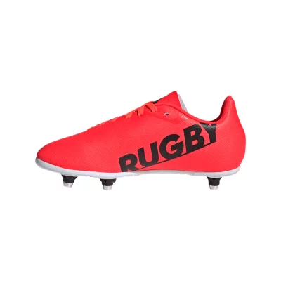 Des Crampons De Football Futuristes Avec Un Design Métallique Et Des