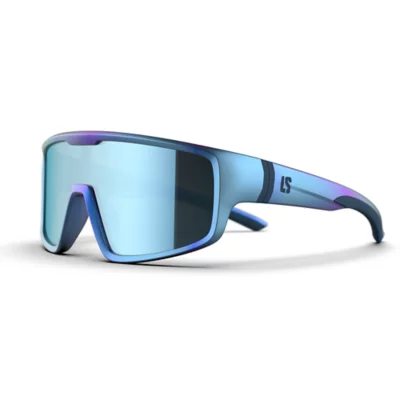 De trois quarts avant