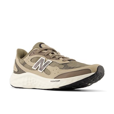 New Balance Maris
