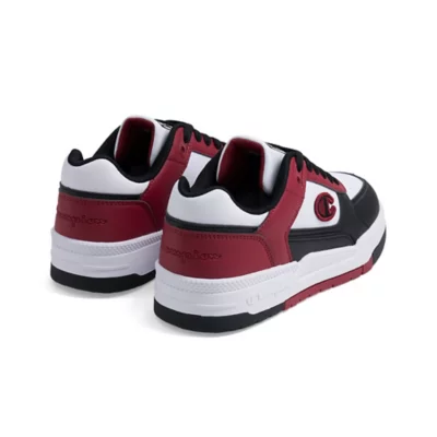 De trois quarts arrière