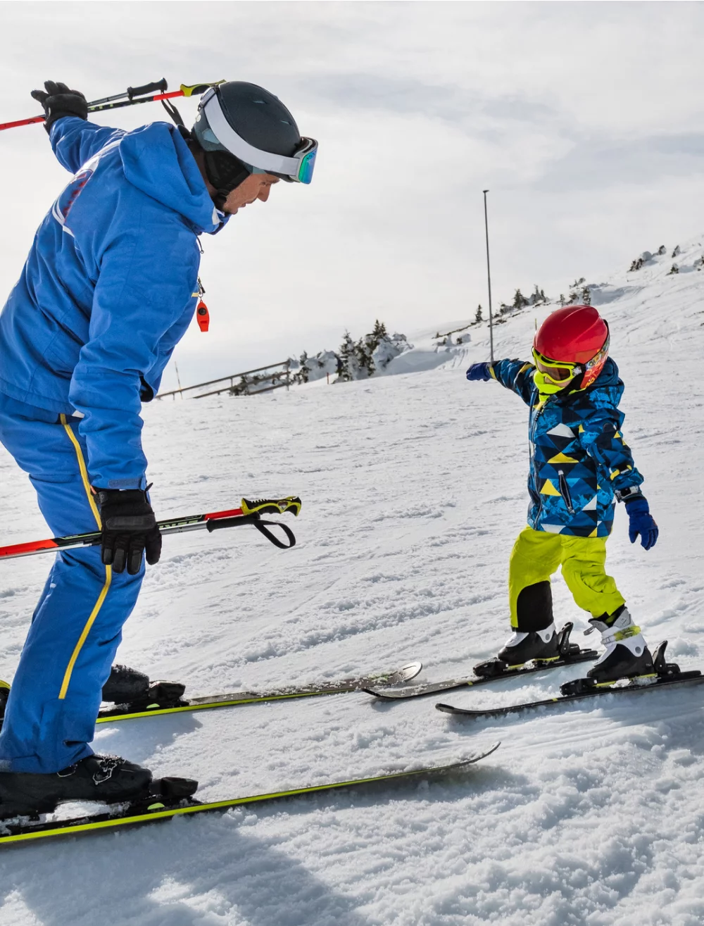 Skier avec son bambin sur le dos? A éviter - Le Matin